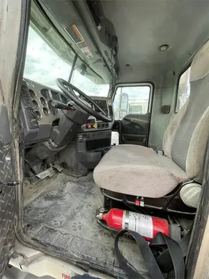 USED 2011 MACK PINNACLE CXU612