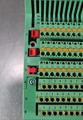 Phoenix Interbus-S Digital Input IBS RT 24 DI 32-T (Ord:2752741) Loc 3D-5