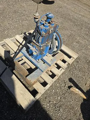 USED QUINCY 310