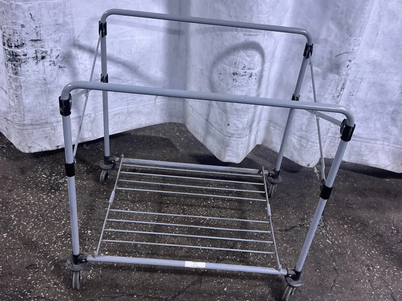 Rubbermaid 8 Bushel X Cart