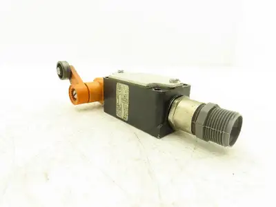 Siemens 3SE2 120-1GW Limit Switch Top Arm Roller & Spring Return