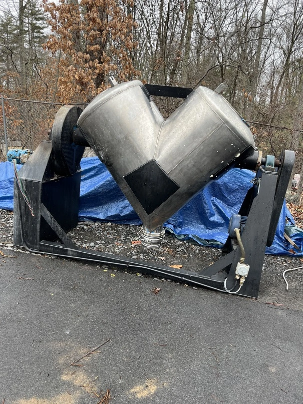Used approximately 30 cuft stainless steel Patterson Kelley twin shell liquid solids blender