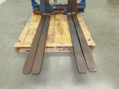 Used RIGHTLINE _UNKNOWN_ Forklift Attachments Indiana US | Arrow Industrial #1408587