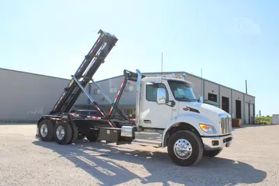 New | in-Stock 2027 PETERBILT 548 Rolloff Trucks Texas US | Roll Off Truck World #1492014