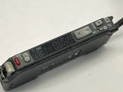 USED KEYENCE FIBER AMPLIFIER MAIN UNIT 7" CABLE NO COVER
