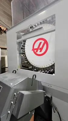 2021 HAAS UMC-500SS Vertical Machining Centers (5-Axis or More) | Machinery Network (7)