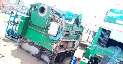 (3) Derrick DP-628 VE dual pool shale shakers.