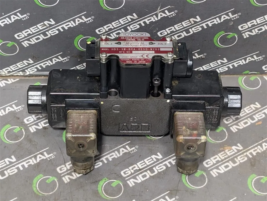 Toyooki HD3-3W-BCA-025D-WYD2 Directional Control Valve Dual 110VAC Coils Used