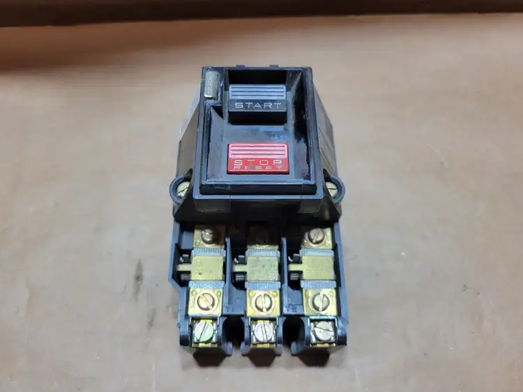 Used SQUARE D 2510 MCG 3 Switchgears British Columbia CA | Lenmark #913688