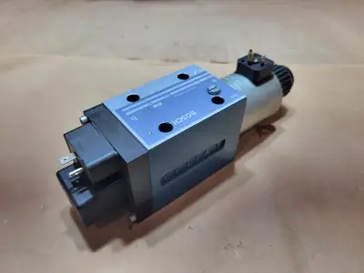 Used BOSCH 0 810 001 947 Parts (Hydraulics and Pneumatics) British Columbia CA | Lenmark #1440826