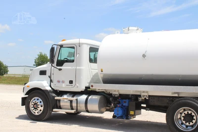 New | in-Stock 2027 MACK MD7 Septic/Sewer/Vacuum Trucks Texas US | Roll Off Truck World #1491897