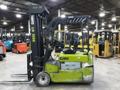 USED 2020 CLARK TMX25