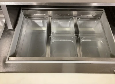 152-0220 Beverage-Air SP72-18C Sandwich/Salad Prep Table