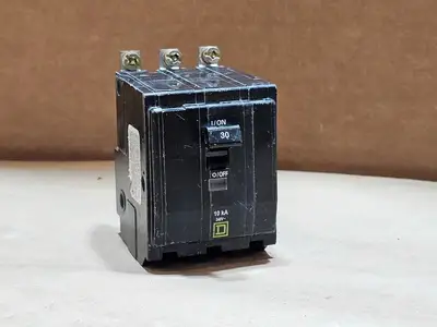 Used SQUARE D QOB330 Switchgears British Columbia CA | Lenmark #1438563