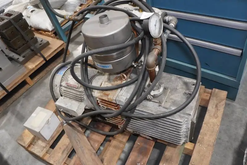 Leybold D60AC Rotary Vane Vacuum Pump - 3 Phase