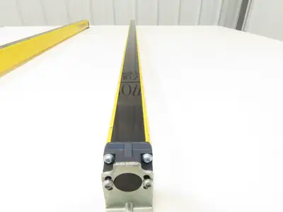 Schmersal SLC440-ER-0890-14-01 Safety Light Curtain Transmitter & Receiver Set