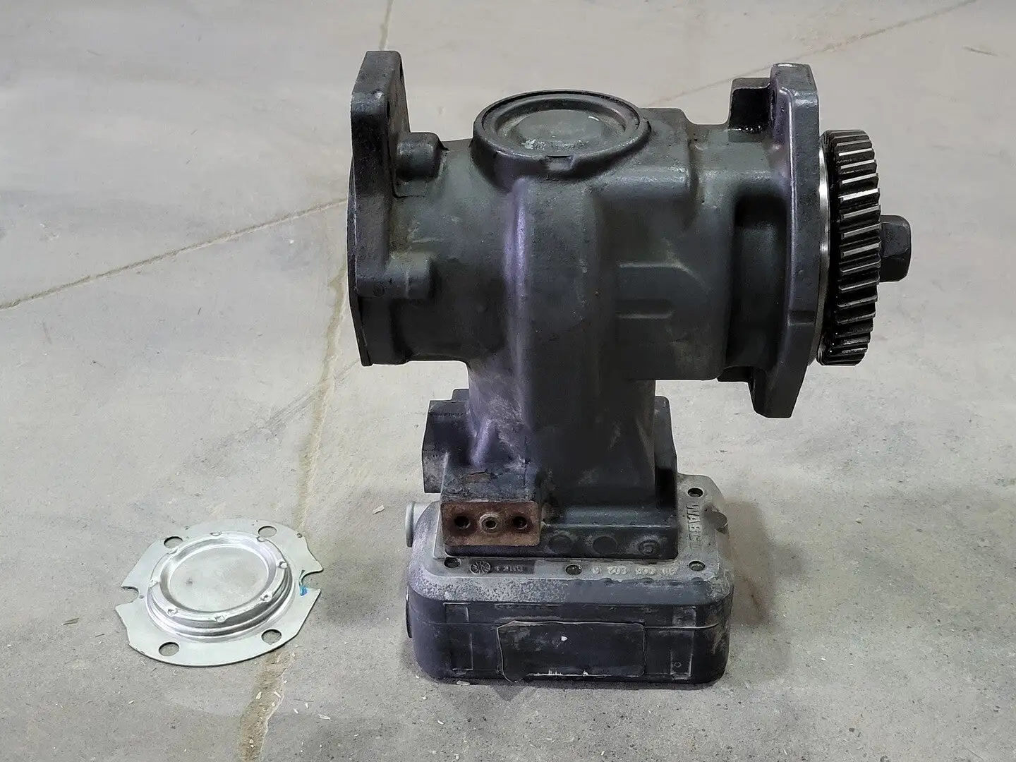 USED CUMMINS 5301100