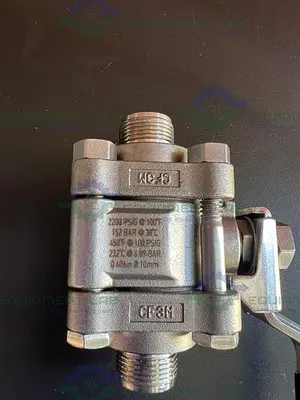 USED SWAGELOK SS-63TS8 STAINLESS STEEL BALL VALVE W/ 3/4" THREADED FITTING