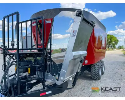 Used CLOVERDALE _UNKNOWN_ Feeder Wagons Iowa US | Keast Enterprises #1360092