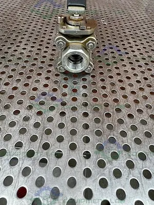 USED SVF -F. C. I. R86666ATSE COMPRESSION BALL VALVE W/ 1" THREADED FITTING 1500PSI