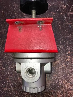Used YIHUA YIHUA PNEUMATIC AIR REGULATOR FOR BOP ACCUMULATOR CONTROL Parts (Hydraulics and Pneumatics) Pennsylvania US | East West Machinery & Drilling #1415577