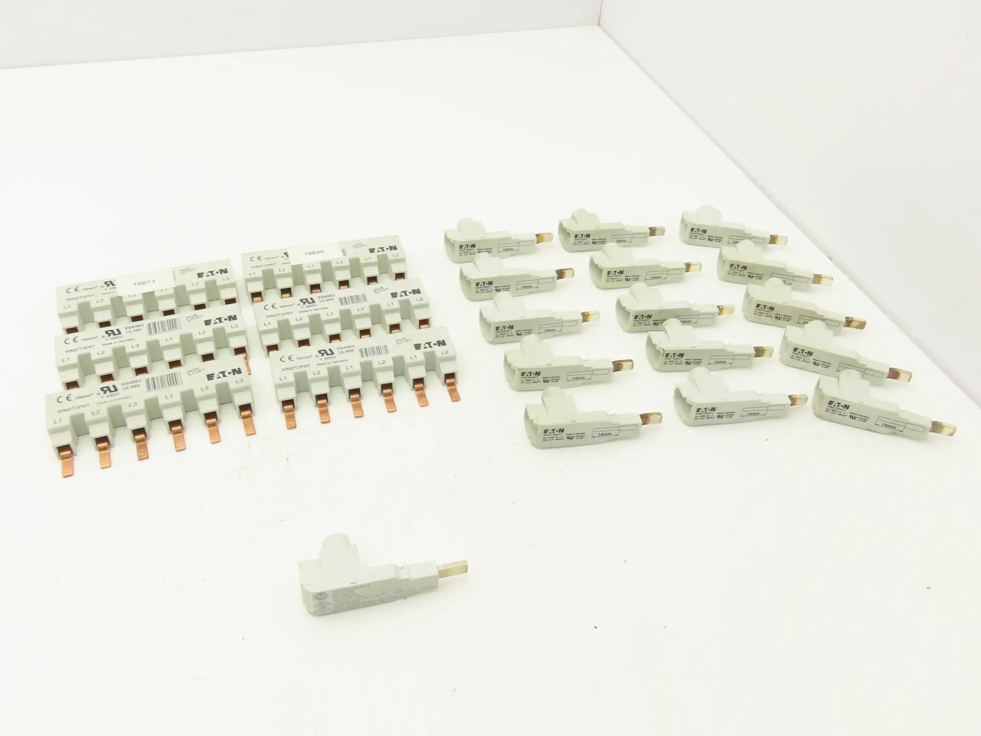 Eaton WMZT2P6T Circuit Breaker Busbars 2-3 Pole Extension Terminal Mixed Lot