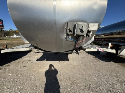 Used 2017 WALKER MILK TANKER TRAILER Tanker Trailers Michigan US | Miedema Asset Management Group #1709476