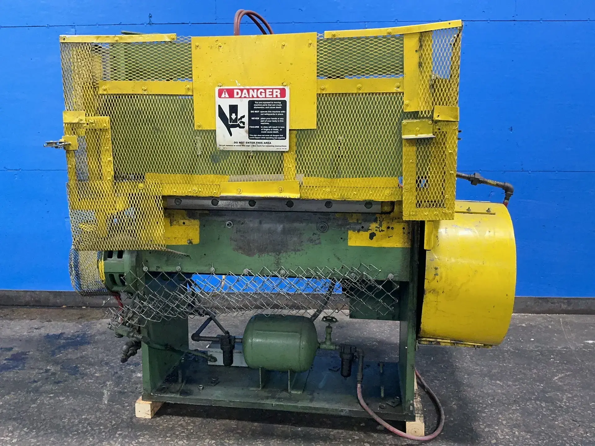 Used UMI CORPORATION UMI876 Power Squaring Shears (Inch) Ohio US | HGR 24 #1305243
