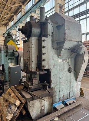 Used 1980 ŠMERAL LE 400 C C-Frame Presses SK | F.M.T. Group s.r.o. #1246041