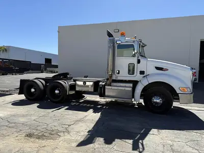 USED 2012 PETERBILT 386