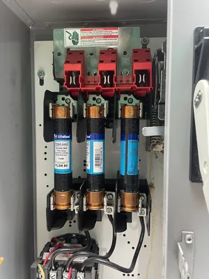 USED SIEMENS THREE PHASE COMBINATION MAGNETIC STARTER