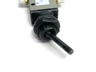 USED SMC MECHANICAL TOGGLE VALVE W/ ACTUATORS, BODY PORTED 1/8" NPT