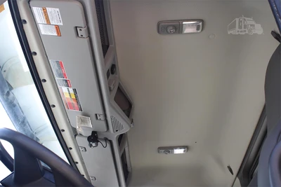 Used 2019 VOLVO VHD104B200 Cab Chassis trucks Texas US | Roll Off Truck World #1492007