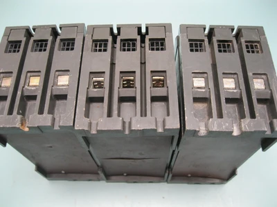 Lot (6) Siemens 3VE4200-0CQ00 Circuit Breaker 22-32A 3-Pole H13