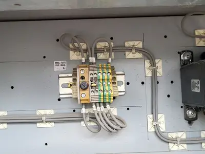 Power Distribution Center (PDC), 1600A Main, 2-400A & 4-100A