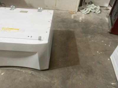 Used ELECTROLUX/FRIGIDAIRE PEDESTAL  SET Miscellaneous Equipment (Electrical & Power) Michigan US | Miedema Asset Management Group #1322295