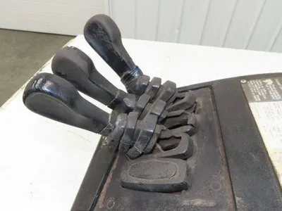Hyster E60XM2-33 Forklift Sideshift 3 Lever Controls And Model Label