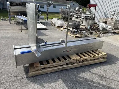 USED E-QUIP MATERIAL HANDLING 320-10 6FT. DISCHARGE