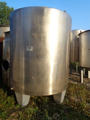 4,500L S/S Vertical Enclosed Mixer 1.1 kW