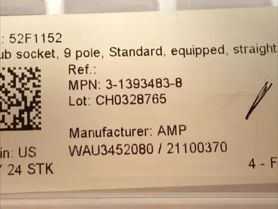 NEW AMP D‑SUB RECEPTACLE 9‑POLE LOT OF 24