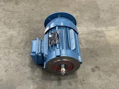 1.5 hp, 230/400 volts, 2880 rpm, 90S Electric Motor