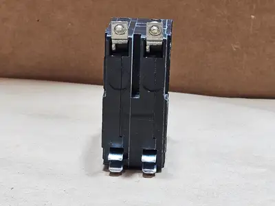Used SQUARE D QOB240 Switchgears British Columbia CA | Lenmark #1438517