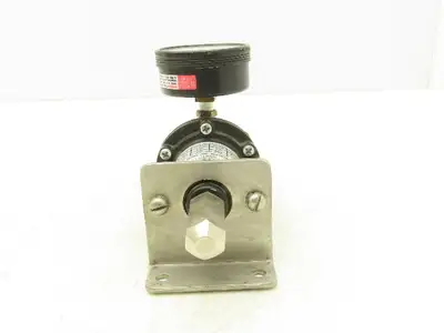 Fairchild 10233 Kendall Pressure Regulator 0.5-30PSI Range 500 PSIG Max 3/8" NPT