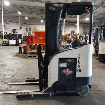 USED 2018 CROWN RR5725-45