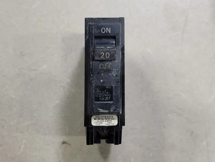 Used GENERAL ELECTRIC THQB1120 Switchgears British Columbia CA | Lenmark #242289