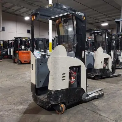 USED 2016 CROWN RR5725-45