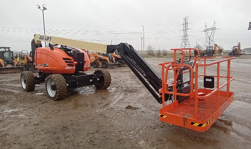 USED 2012 JLG 600AJ