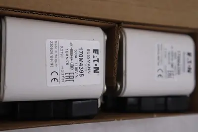 BOX OF (2) NEW Eaton BUSSMANN 170M4395 Fuse STOCK GF-50A