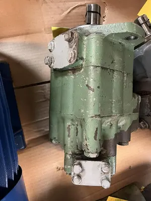 Used VICKERS 3520V38A-5-1AA-10-132 Pumps | Surplus Asset Holdings #1206212