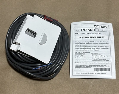 NEW Omron E3ZM-CT82B